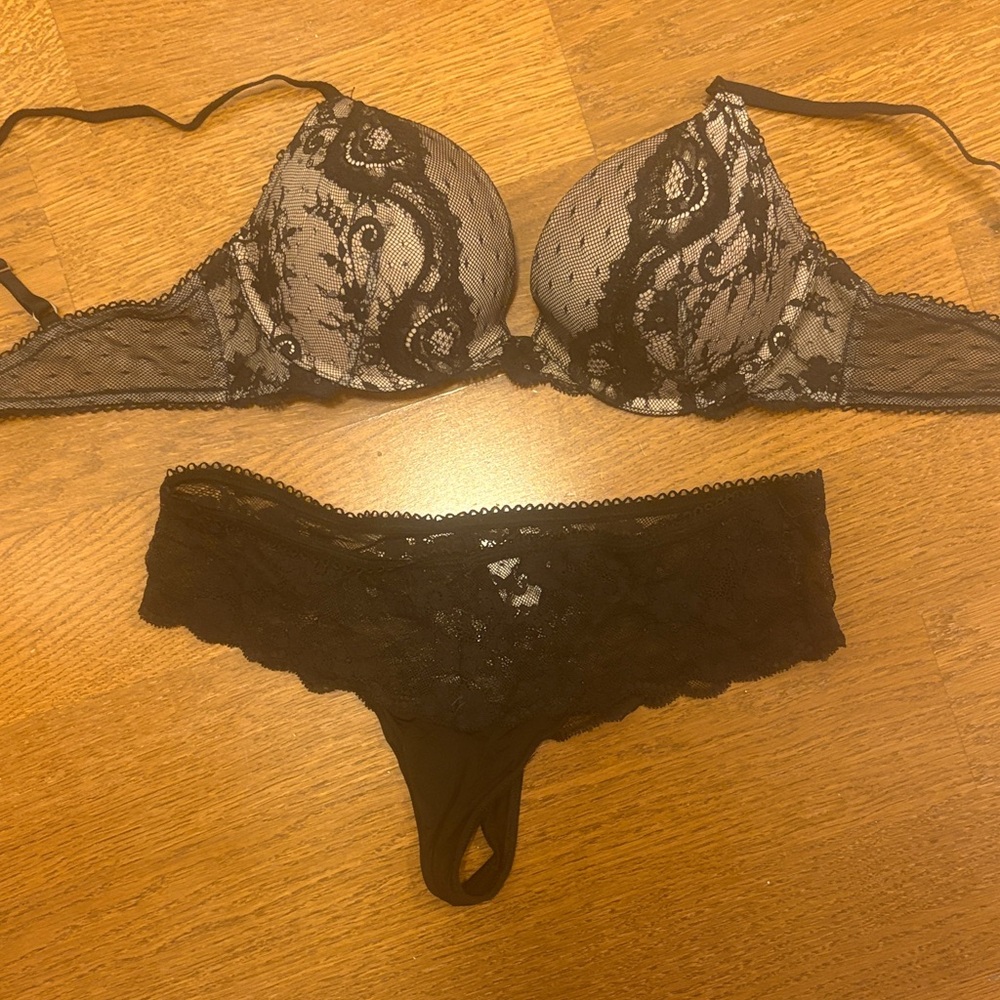 Black Lace Push-Up Bra & Lace Thong Set